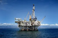 OPEC+ nie zaskoczył, ale zapasy ropy naftowej w USA – już tak