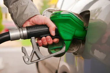 Duży wzrost zapasów ropy naftowej w USA