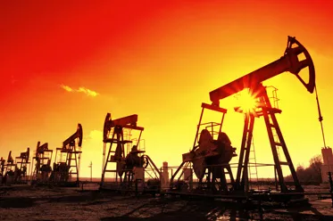 Wzrost zapasów ropy naftowej – i spadek cen tego surowca 