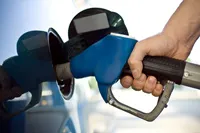 Duże zwolnienia w sektorze naftowym i wyczekiwanie na działania OPEC+