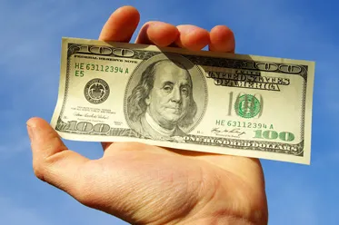 Dolar czeka na inflację CPI