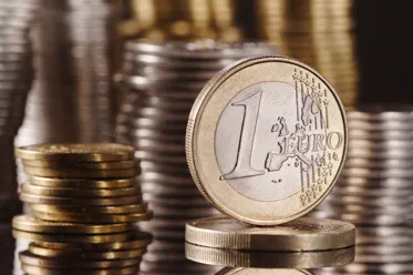 Amerykański dolar nadal się umacnia, rosną rentowności obligacji skarbowych