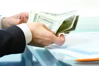 Obawy o globalny wzrost szkodzą złotemu