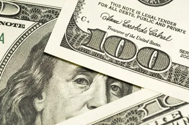 Dolar czeka na kolejne dane
