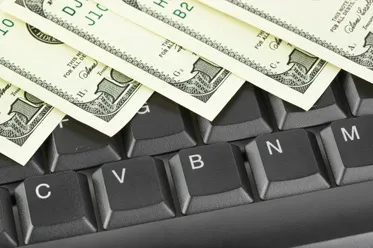Złoty słabszy przed RPP