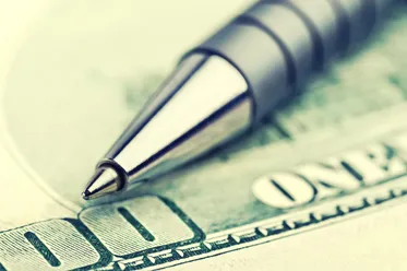 Dolar znów w górę, szkodzą obawy o wzrost gospodarczy