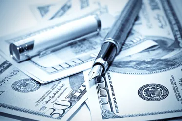 EURUSD broni linii trendu
