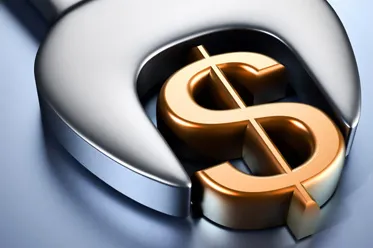 Dolar mocniejszy na początku ciekawego tygodnia