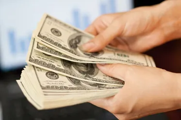 Dolar przedłuża wzrostową falę